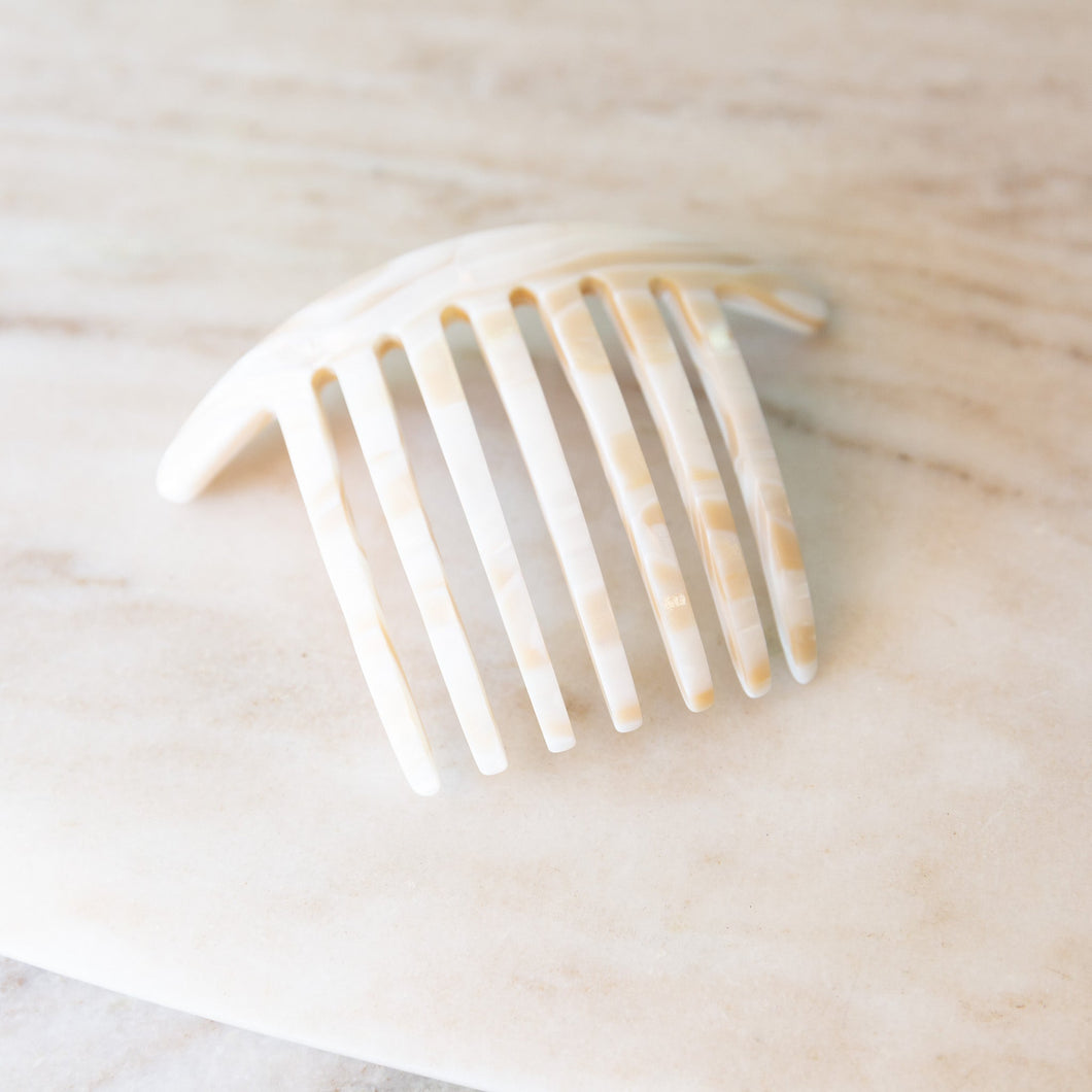alba hair comb