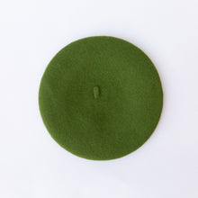 Load image into Gallery viewer, wool beret in avocado
