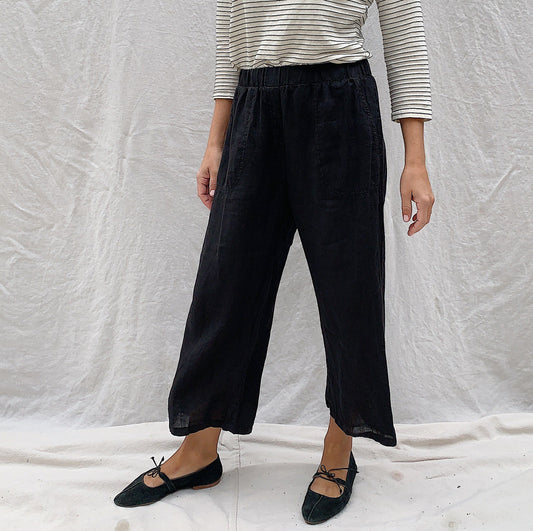 Heavy Linen Easy Crop Flood in Black