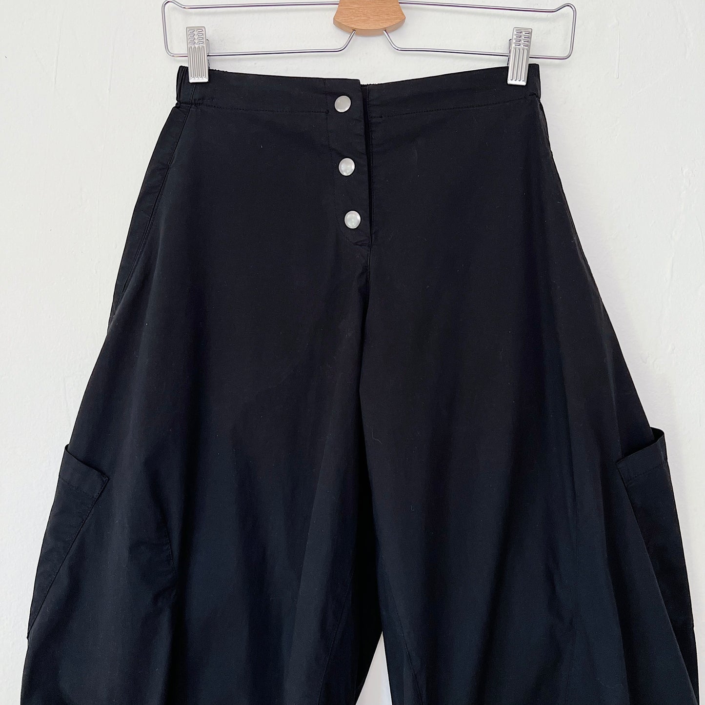 Snap Front Pant in Black