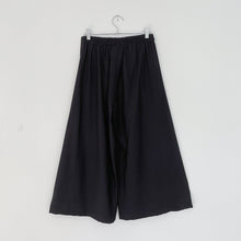 Load image into Gallery viewer, Niche | Meadow Pleat Pant in Black
