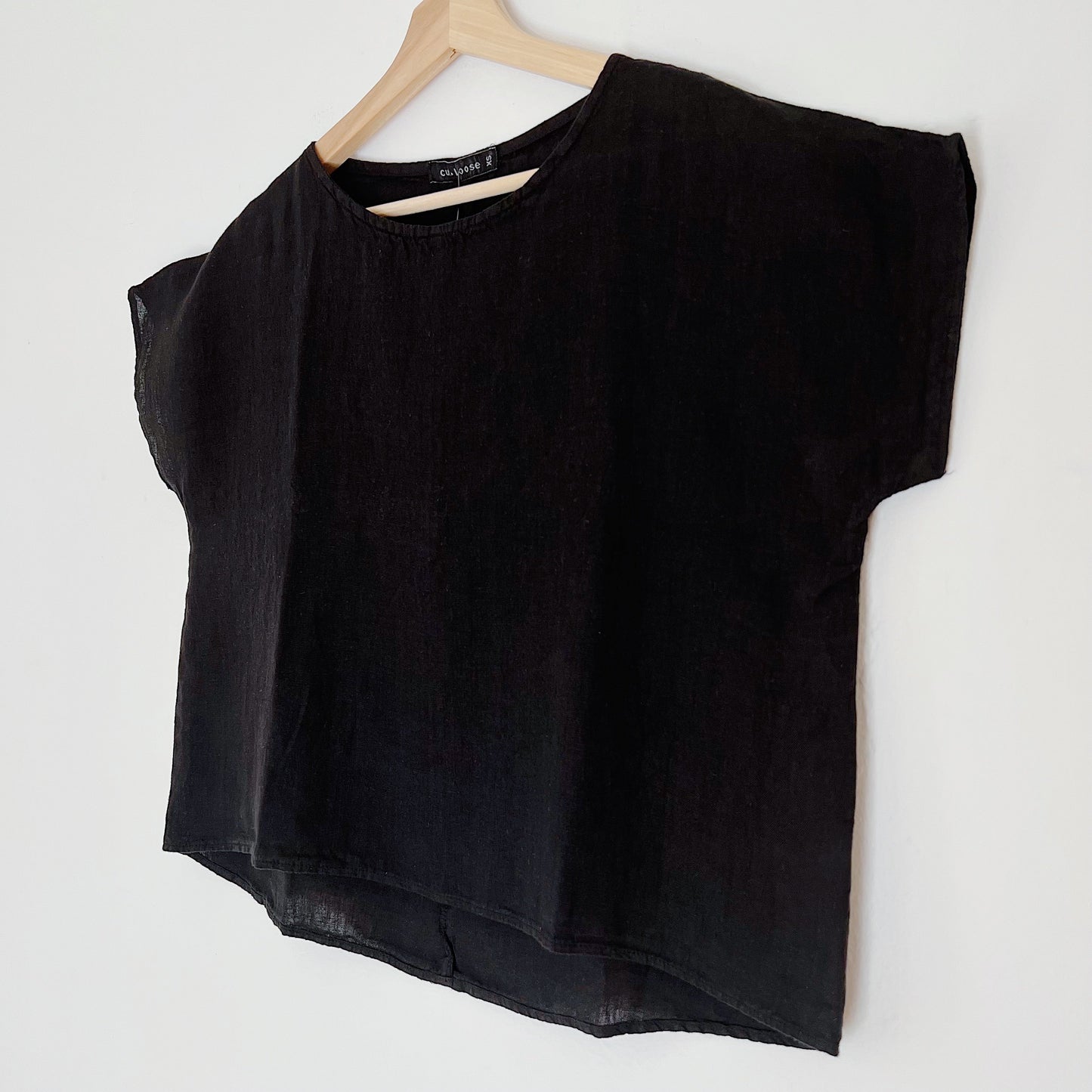 High Low Linen Tee in Black